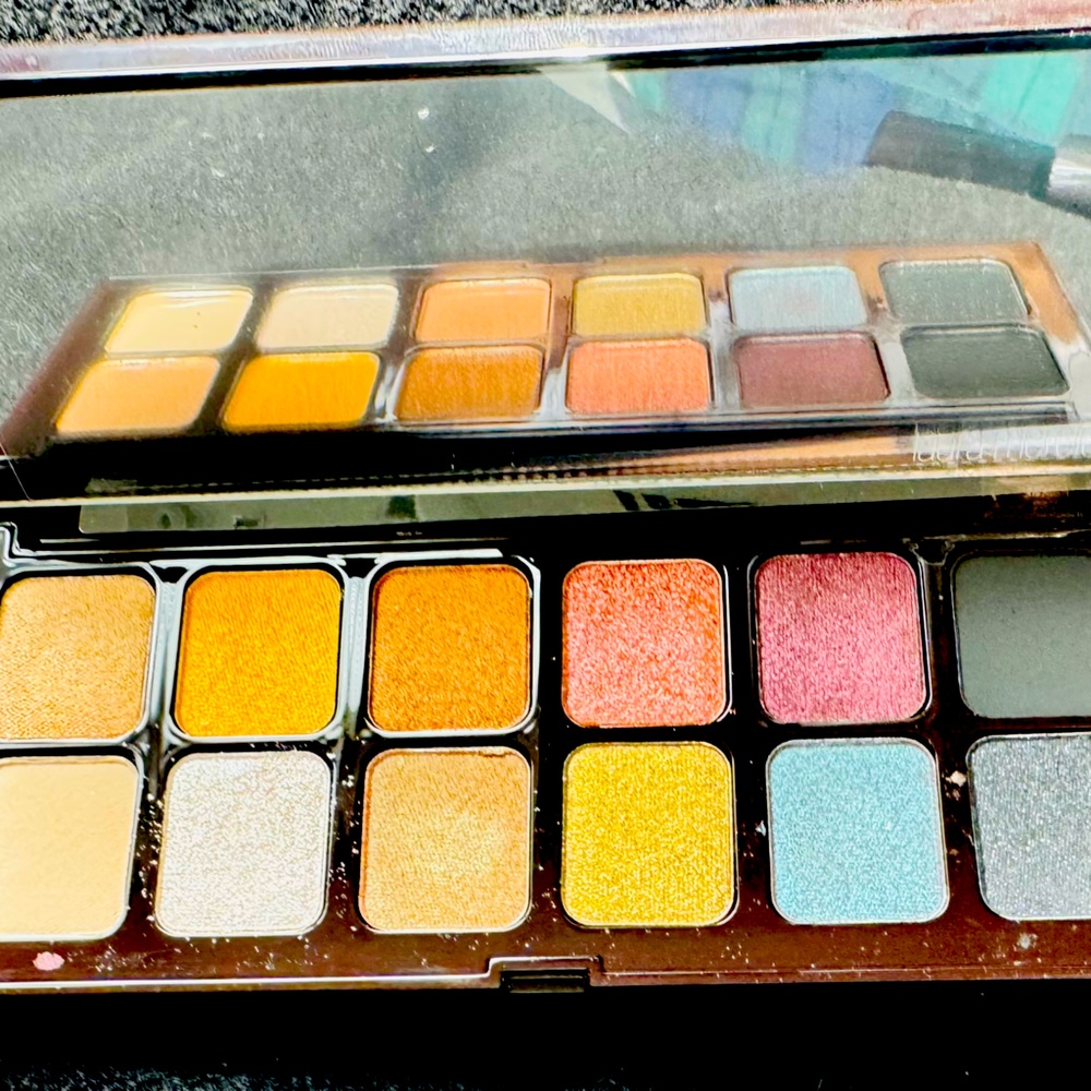 Laura mercier eyes shadow palette
